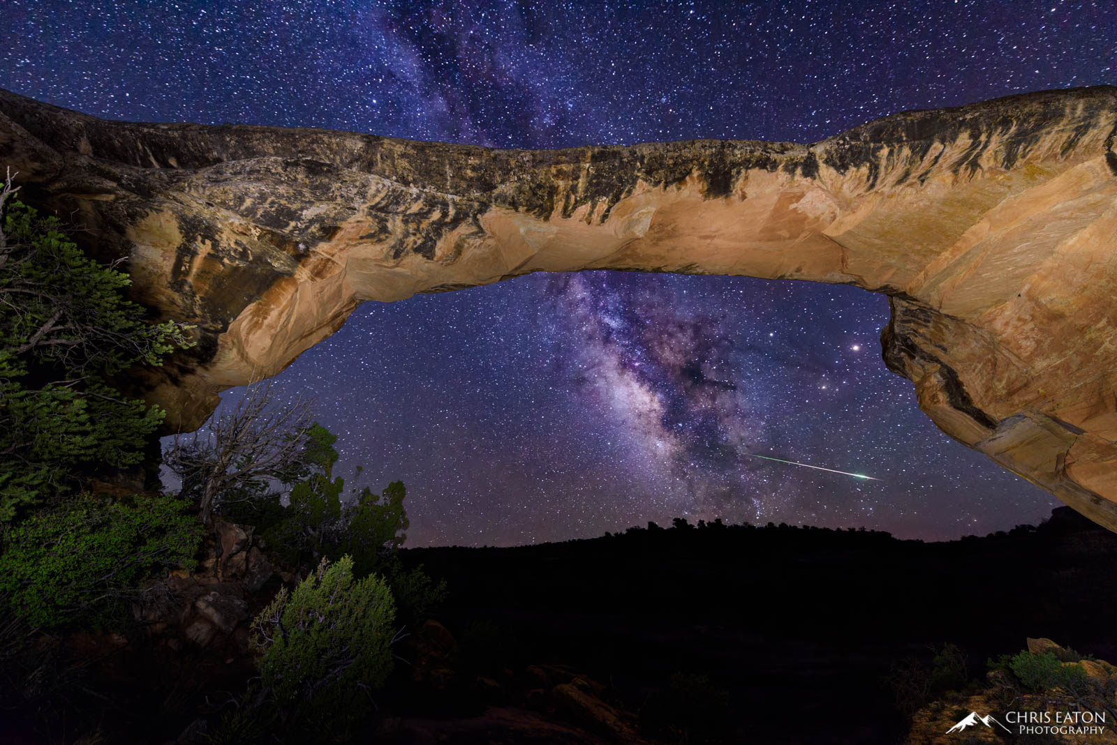 An Eta Aquarid meteor in front of the Milky Way as it is torn apart by the Earth’s atmosphere. Owachomo Bridge, in Natural Bridges National Monument.